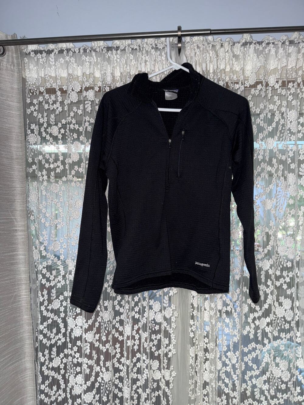 Patagonia black quarter zip pullover women's size medium